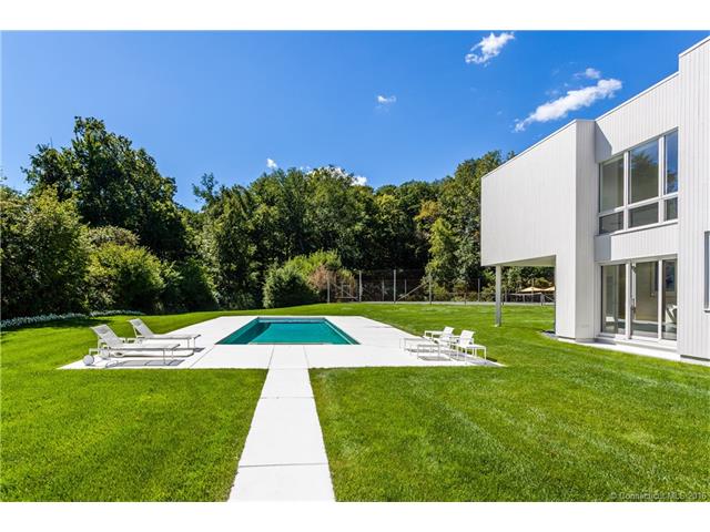 23 Spring Lake Rd