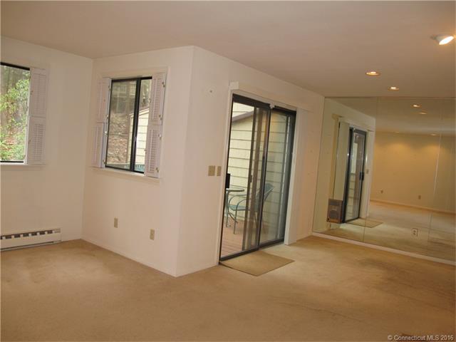 331 Ledge Dr #APT 331, Torrington CT 06790