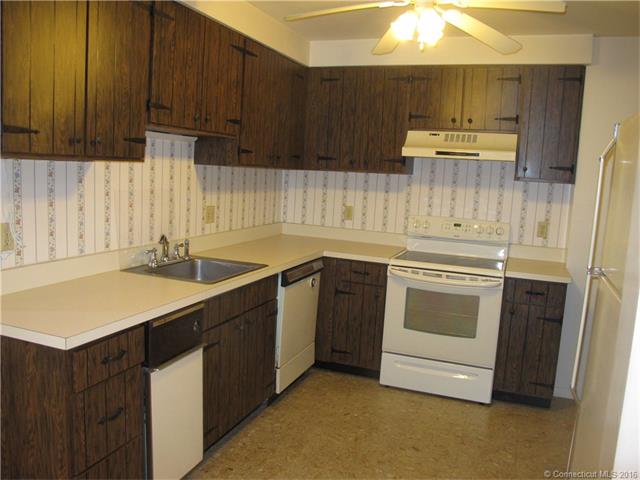331 Ledge Dr #APT 331, Torrington CT 06790