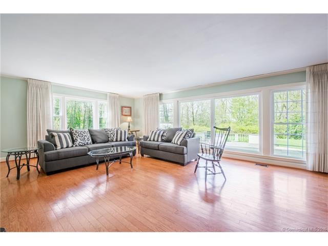 63 Green Acres Rd