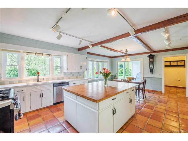 63 Green Acres Rd