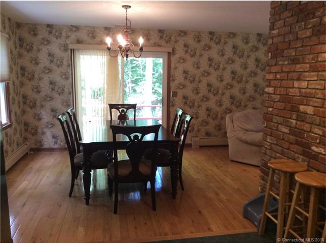 For Sale: 5 Kimberly Ln Woodbury, CT 06798