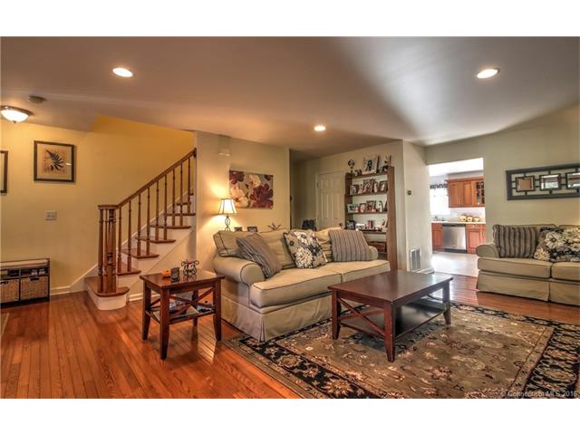 79 Deerfield St