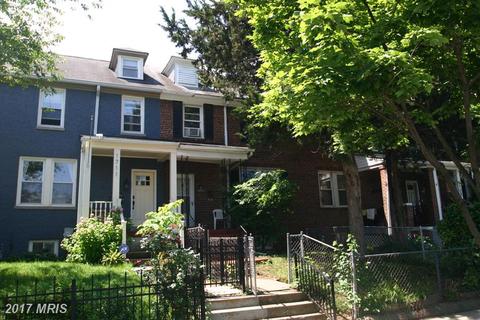 1243 Walter St SE