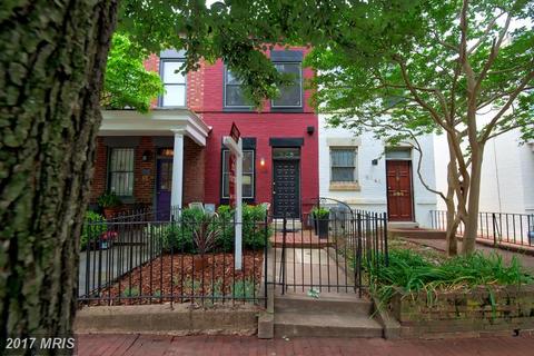 1243 Walter St SE