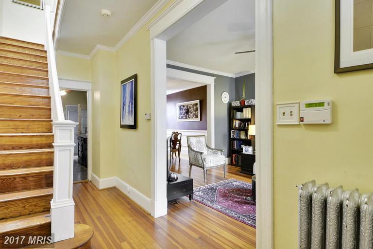 444 Lamont St NW