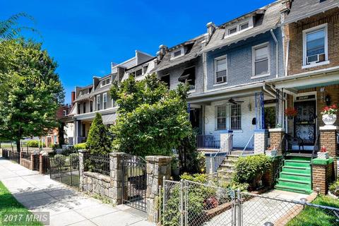 921 Farragut St NW
