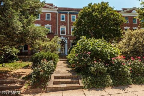 921 Farragut St NW