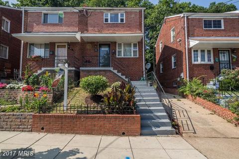 425 Quackenbos St NE