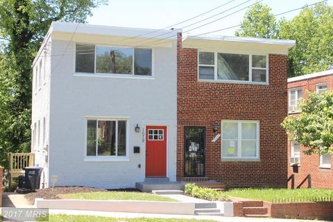 3138 Westover Dr SE