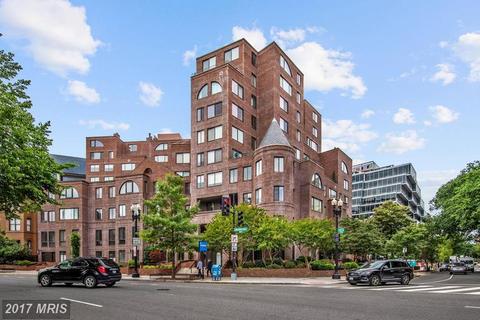 3 Washington Cir NW #102