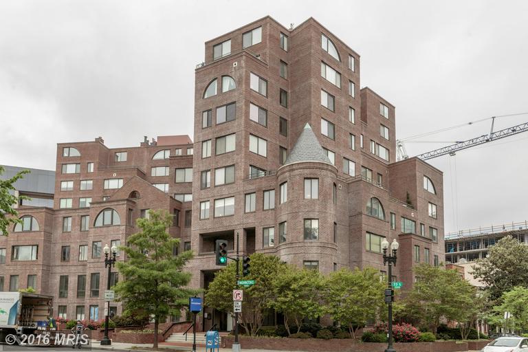 For Sale: 3 Washington Cir NW #P42 Washington, DC 20037