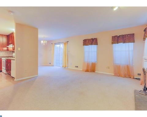 30 Holly Dr