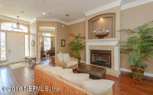 207 Holland Dr