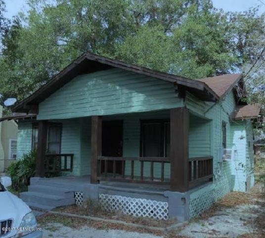752 Ashford St