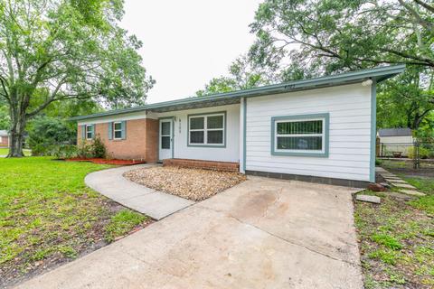 1913 Delaroche Dr W