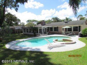 969 Carlotta Rd W