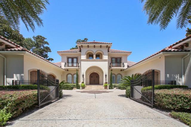 699 Queens Harbor Blvd