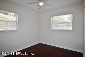5833 Jaguar Dr W
