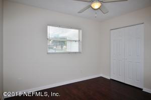 5833 Jaguar Dr W