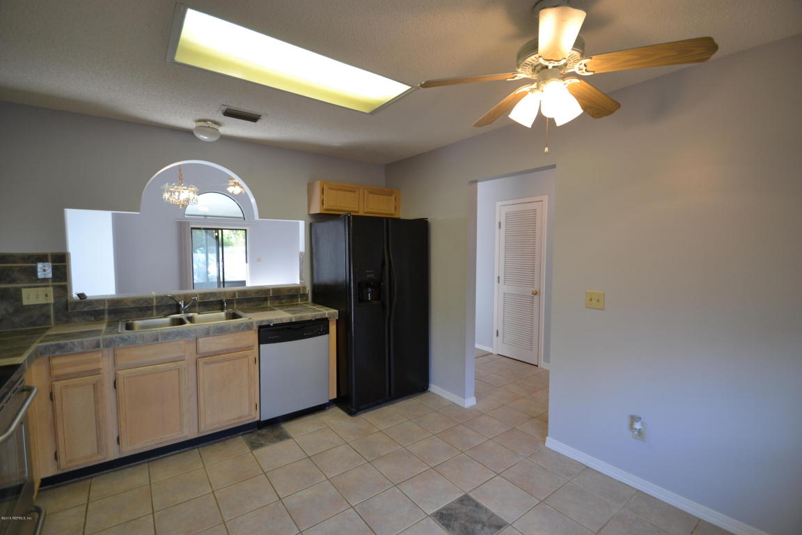 2918 Lantana Lakes Dr W