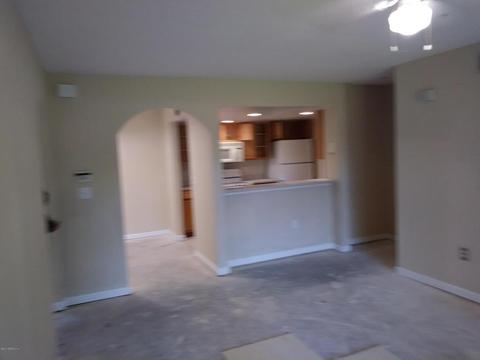 10075 Gate Pkwy #210