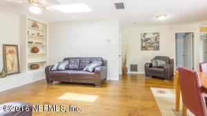 2333 The Woods Dr Jacksonville, FL 32246