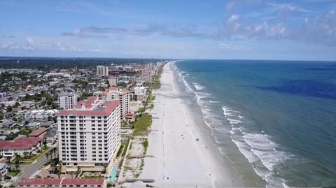2317 Costa Verde Blvd #202