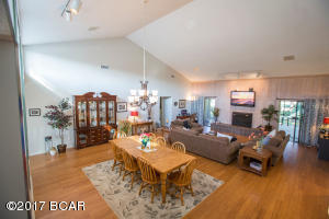 6238 Thomas Dr
