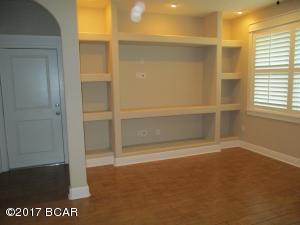 325 Kelly St