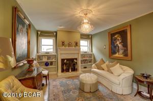 2913 Country Club Dr