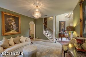 2913 Country Club Dr