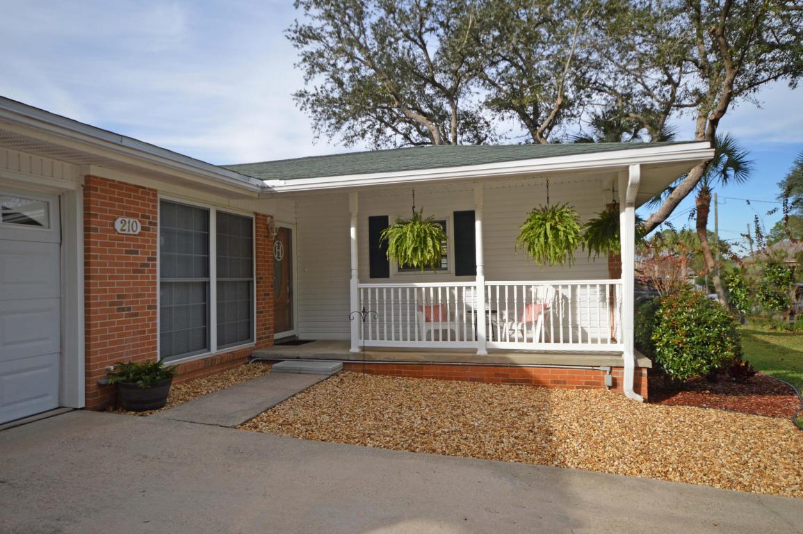 210 NW Costaki Ct