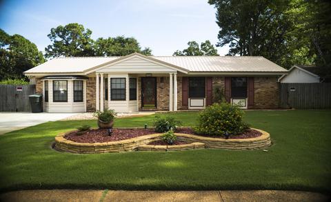 242 Cecelia Dr