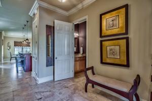 1853 Boardwalk Dr