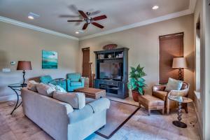 1853 Boardwalk Dr