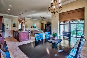 1853 Boardwalk Dr