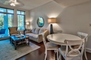 9100 Baytowne Wharf Blvd #553