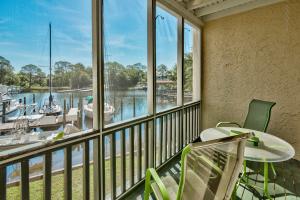 For Sale: 300 Yacht Club Dr #UNIT 02 Niceville, FL 32578