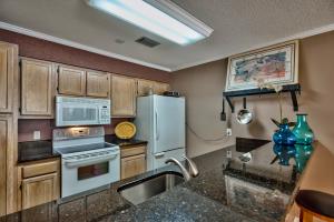 For Sale: 300 Yacht Club Dr #UNIT 02 Niceville, FL 32578
