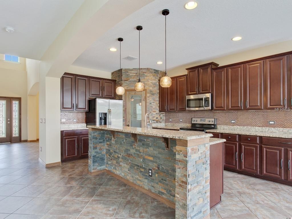 For Sale: 941 Daisy Hill Ct Apopka, FL 32712
