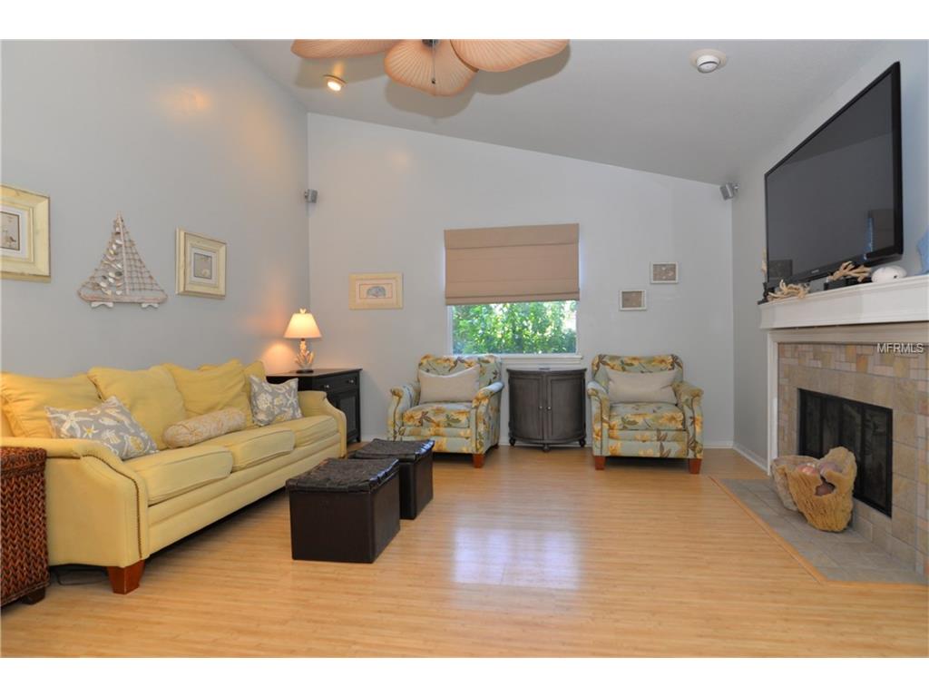 2119 Palm View Dr