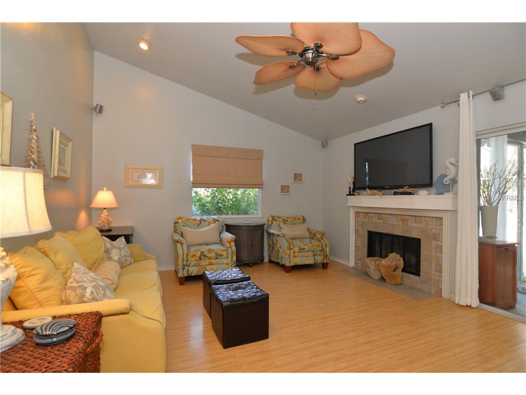 2119 Palm View Dr