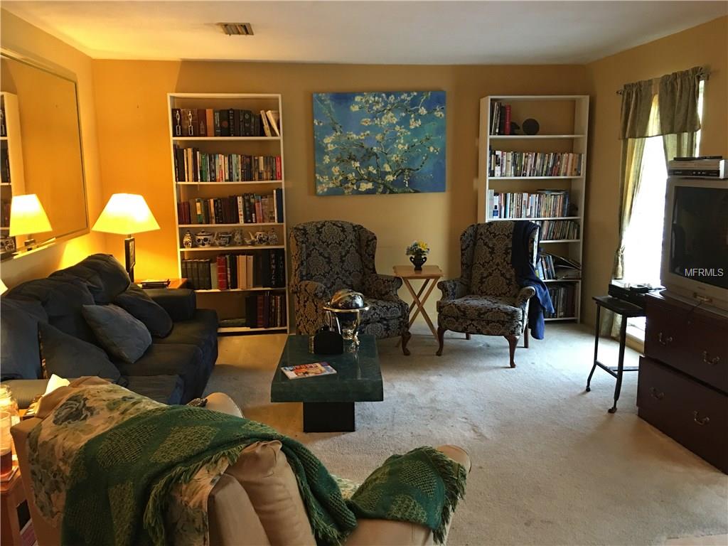 1442 E Hancock Dr