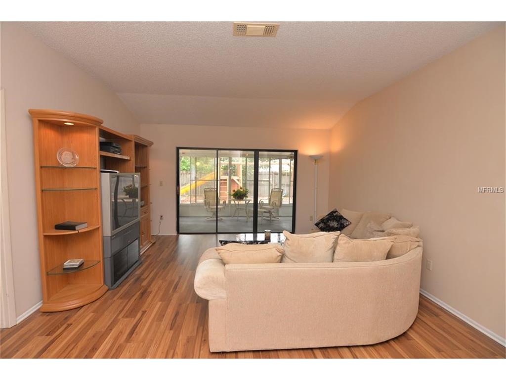 738 Holbrook Cir