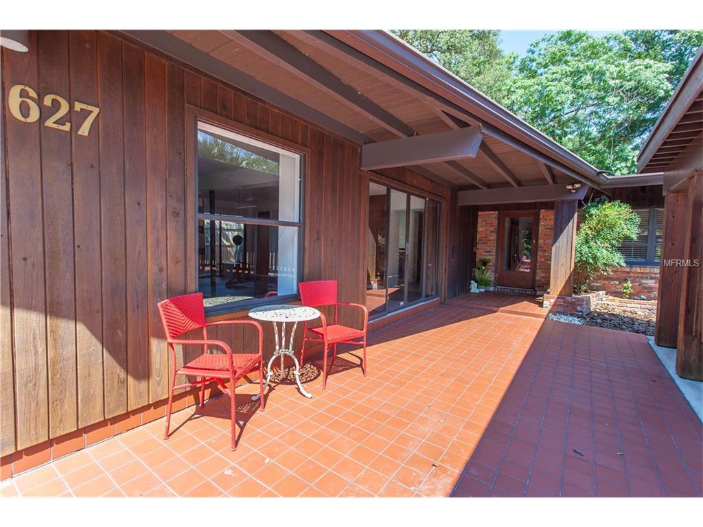 627 Lake Shore Dr
