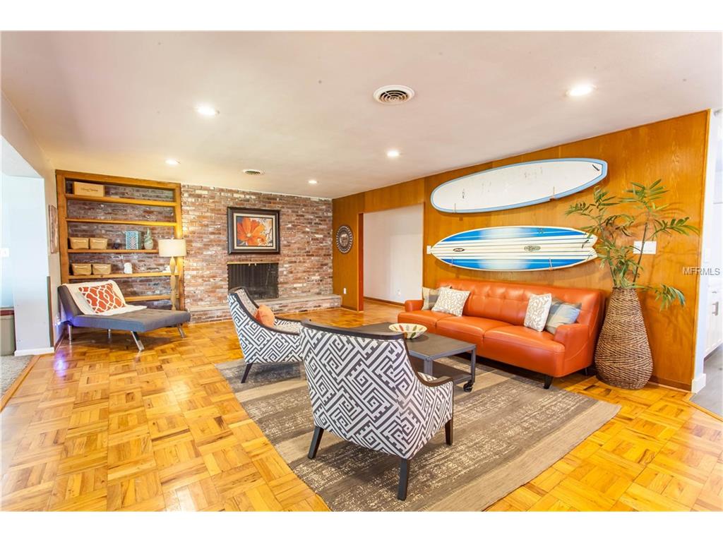 627 Lake Shore Dr