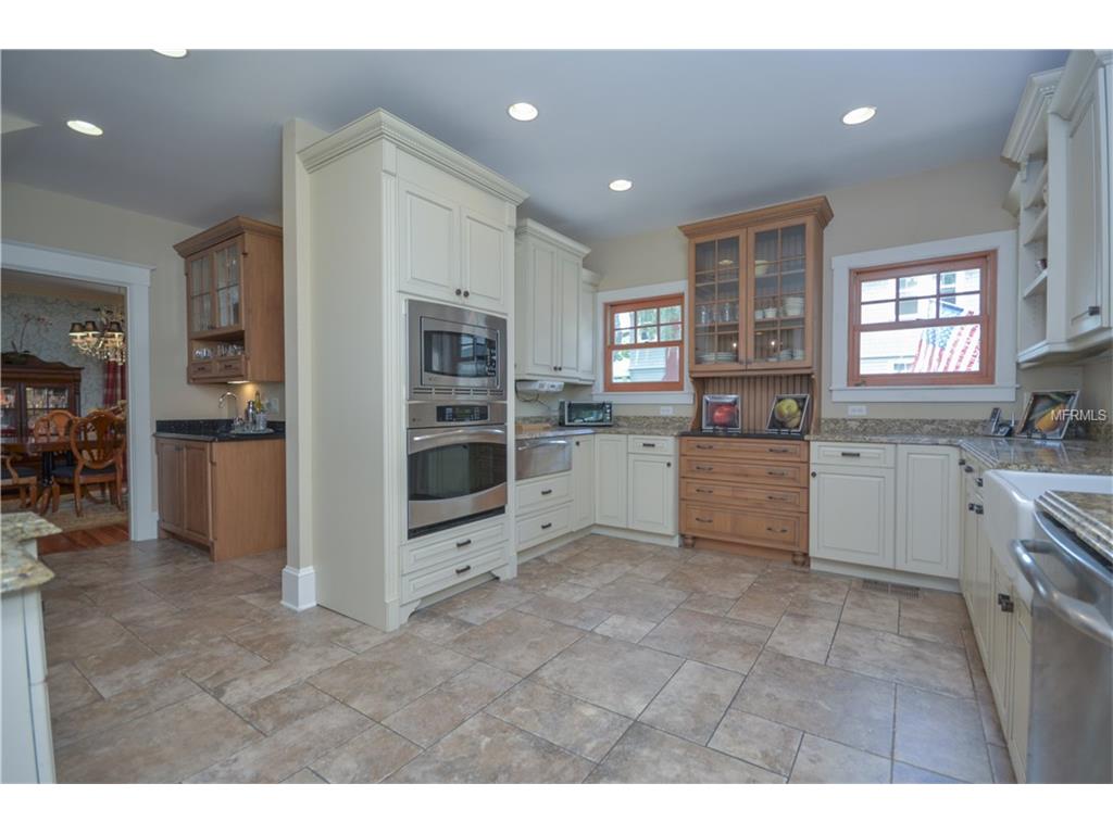 For Sale: 111 S Disston Ave Tavares, FL 32778