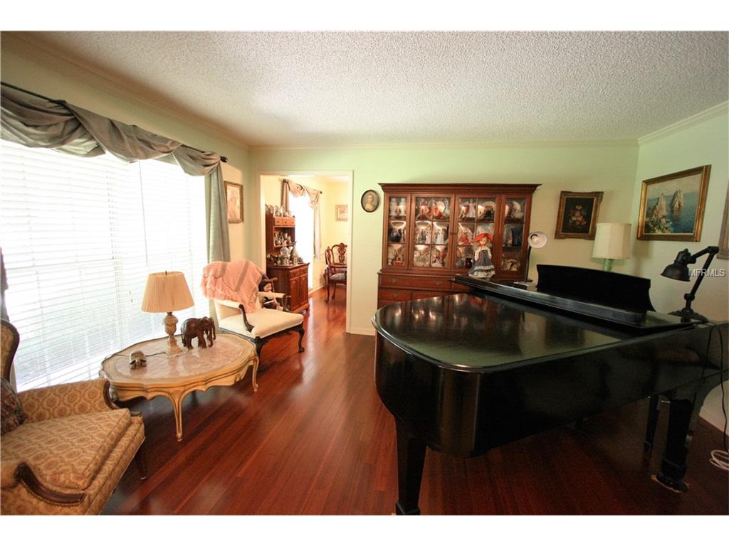 113 Crestwood Dr