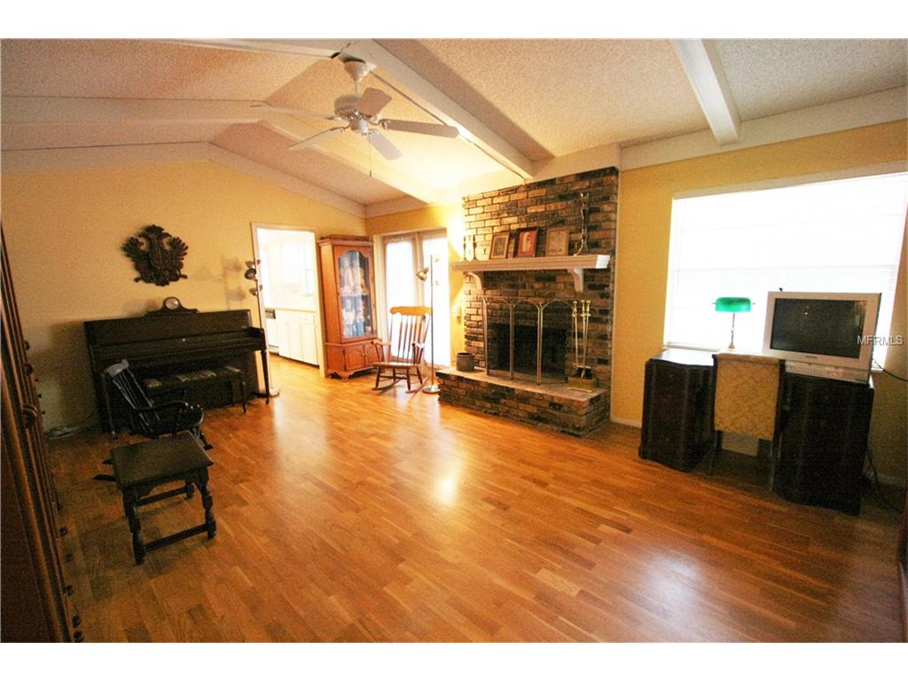 113 Crestwood Dr